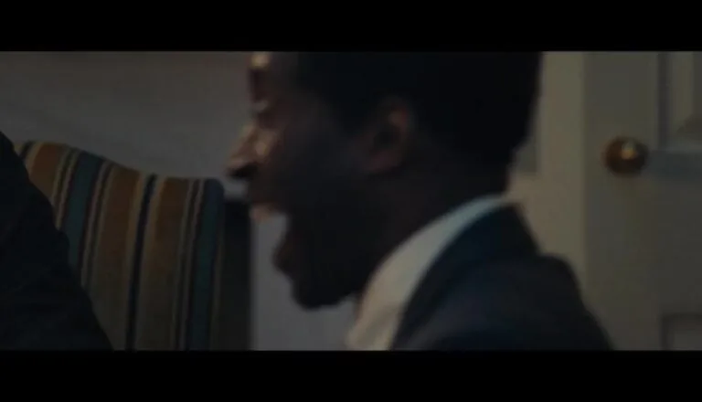 Картинка к «Не смотрите наверх»